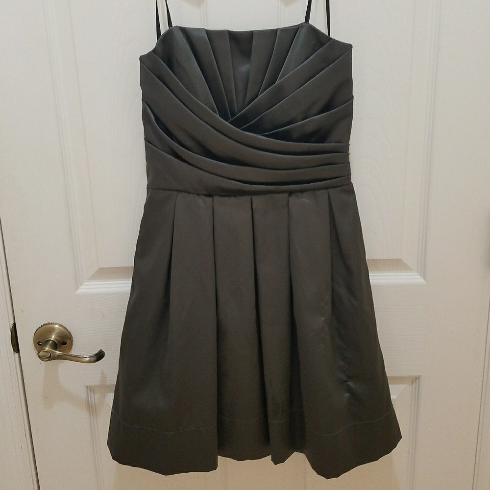 🌺 Gray/silver satin dress